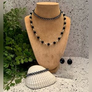 Black and silver tone jewelry set